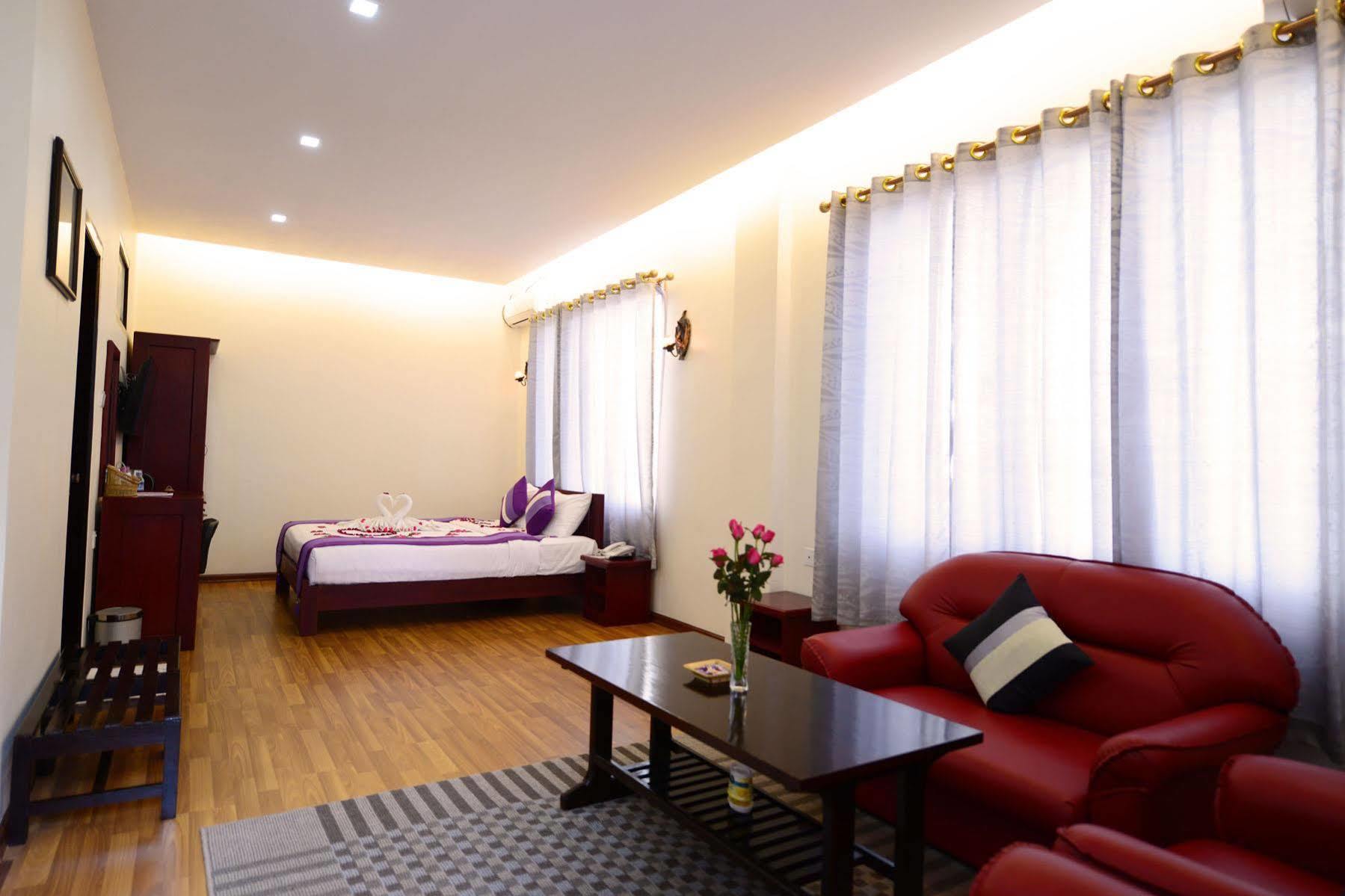 Uct Taunggyi Hotel Buitenkant foto